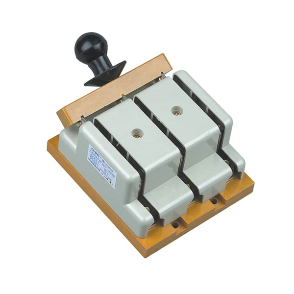  HD11B、HS11B系列保護型開啟式刀開關(guān)